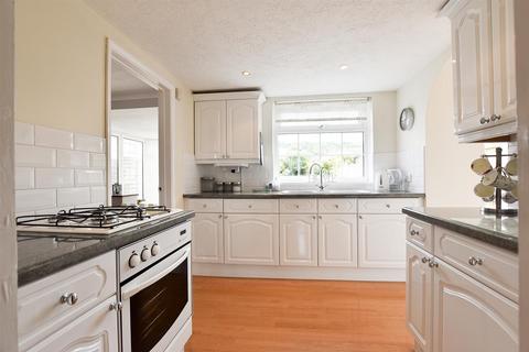 11 Bell Crescent, Burham, Rochester, ME1 3SZ