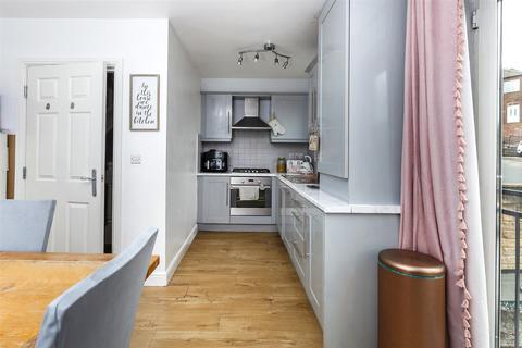 4 Heatherdale Close, Halifax, HX3 5HX