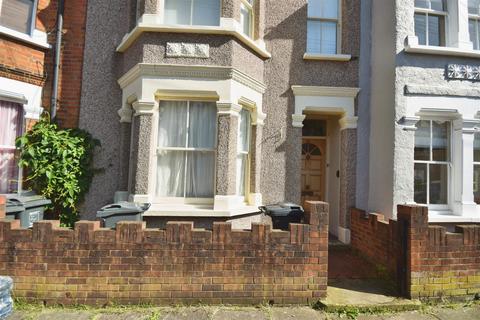 Property to rent, Mafeking Avenue, Brentford
