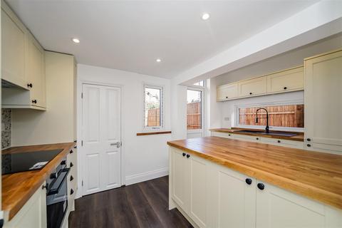 3 bedroom end of terrace house for sale, Springfield Road, London E4