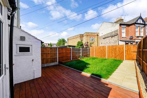 17 Springfield Road, Chingford, London, E4 7DJ