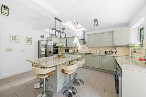 14 Warren Avenue, Bromley, BR1 4BS