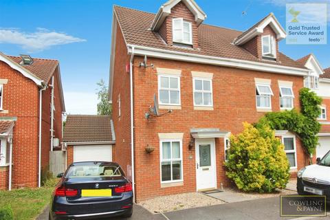 3 bedroom townhouse to rent, Wick Meadows, Wickford Essex