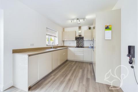 4 bedroom house to rent, Nuthatch Chase, Colchester