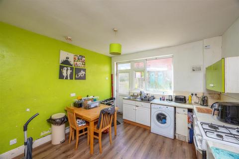 4 bedroom terraced house for sale, Cliffefield Road, Meersbrook, Sheffield