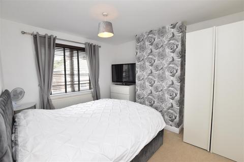 2 Limber Vale, Grimsby, DN34 4DU
