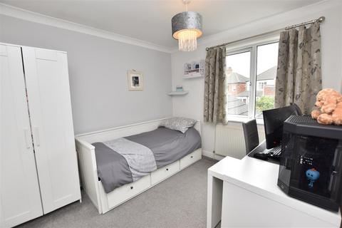 2 Limber Vale, Grimsby, DN34 4DU