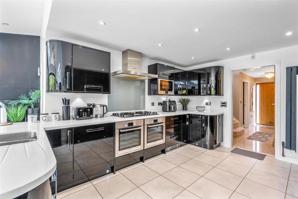 Millstone Close 4-32.jpg