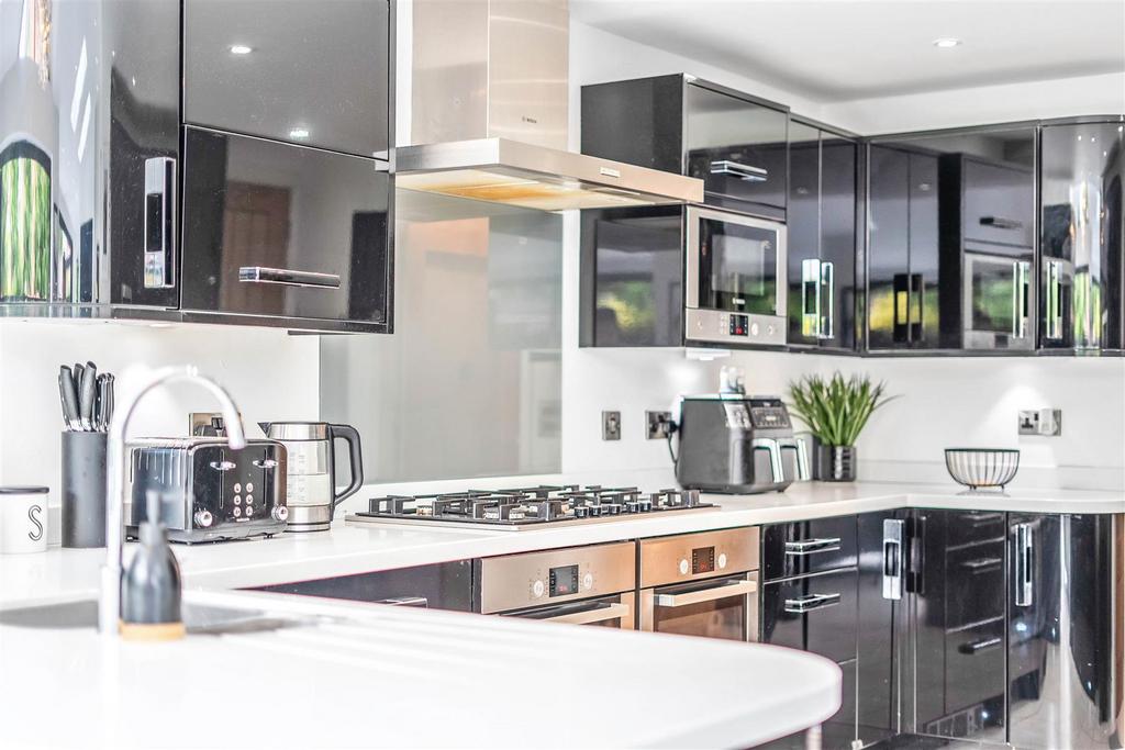 Millstone Close 4-33.jpg