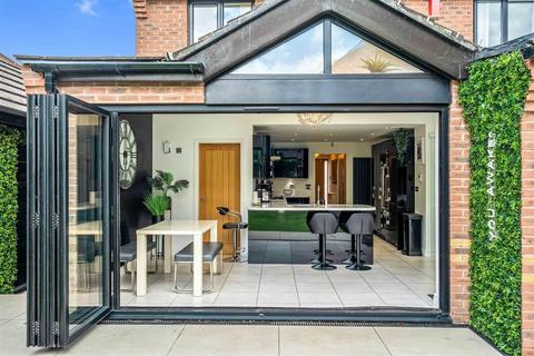 4 Millstone Close, Walmley, Sutton Coldfield, B76 1TX