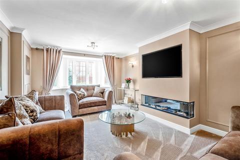 4 Millstone Close, Walmley, Sutton Coldfield, B76 1TX