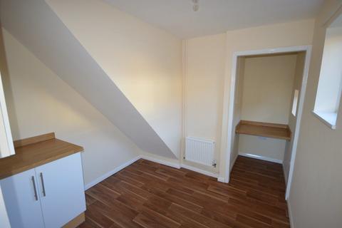 3 bedroom terraced house to rent, Horsham Walk