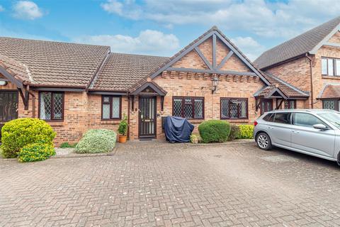 2 bedroom bungalow for sale, Windmill Close, Worcester