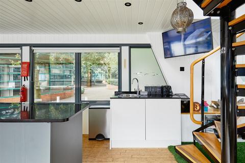 2 bedroom houseboat for sale, Millharbour, Canary Wharf, E14