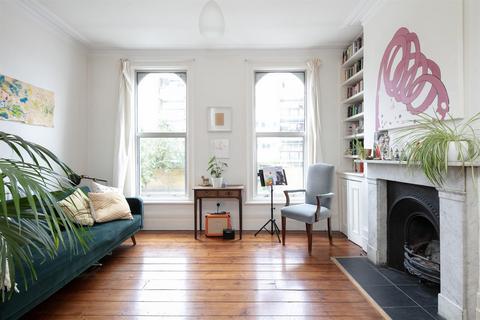 15 Lothian Road, London, SW9 6UB