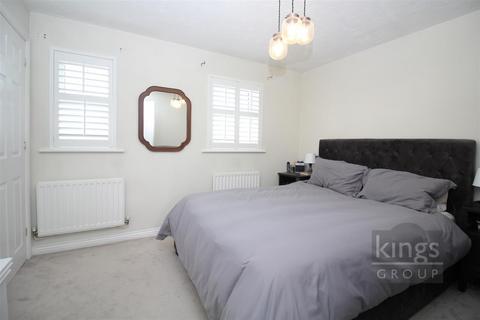 117 Albert Gardens, Church Langley, Harlow, CM17 9QG