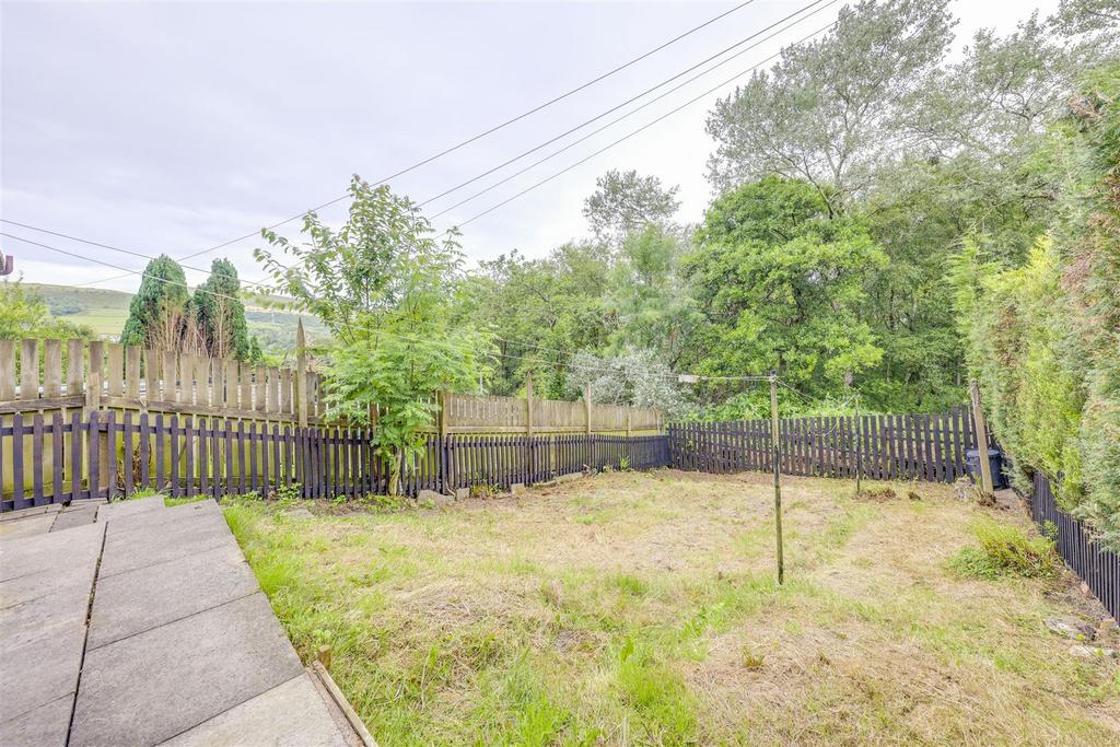 Rear Patio &amp; Garden