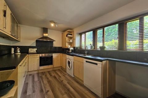 2 bedroom semi-detached house to rent, East Downs Road, Bowdon