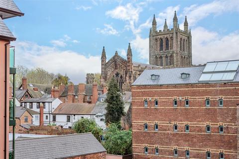 3 bedroom flat for sale, Bridge Street, Hereford