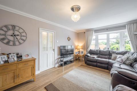 4 bedroom detached house for sale, Silva Avenue, Kingswinford, DY6 8PL