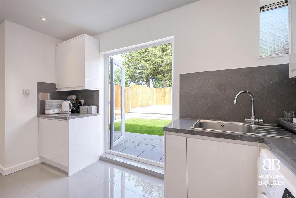 Kitchen / Breakfast Room