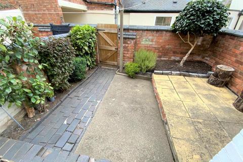 118 Howard Road, Leicester, LE2 1XJ