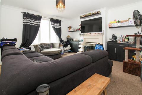 3 bedroom house for sale, Laburnum Avenue., London