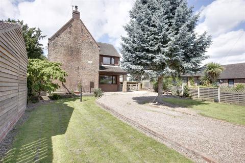 3 bedroom detached house for sale, Sandholme Road, Gilberdyke