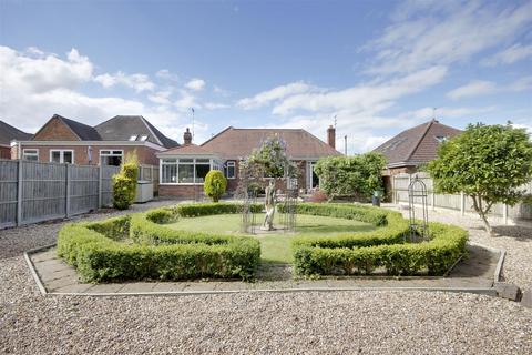 2 bedroom detached bungalow for sale, Woodland Drive, Anlaby