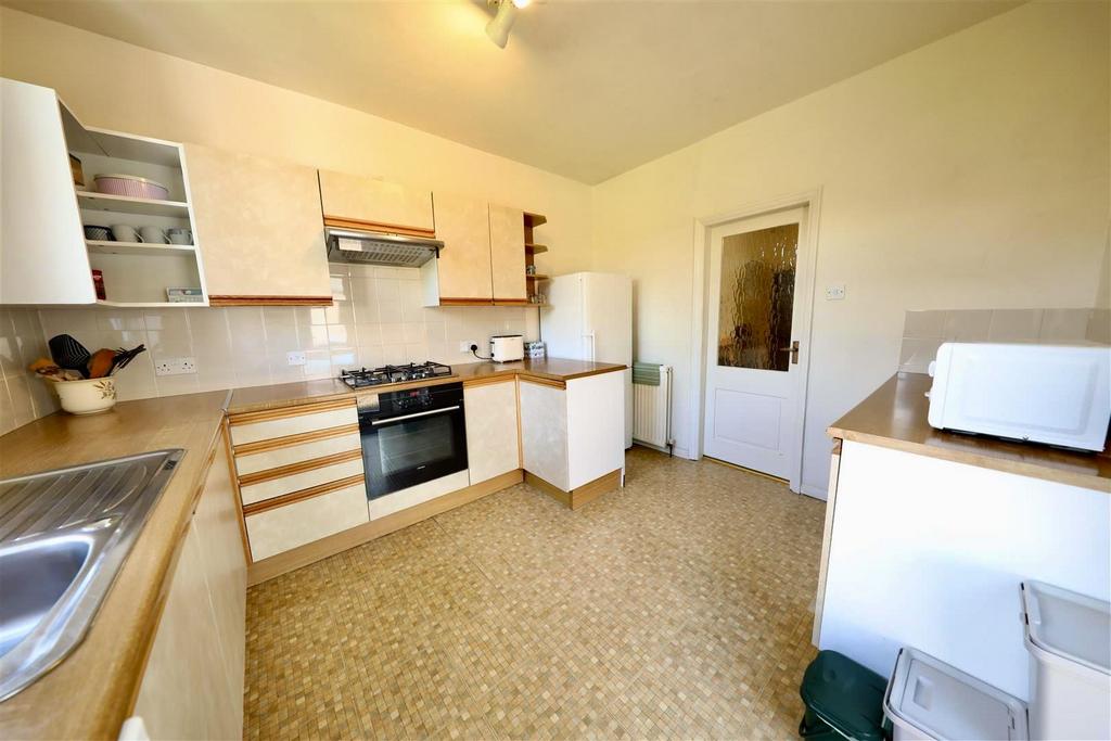 Fairfax Avenue, Hull 3 bed semidetached house for sale £210,000