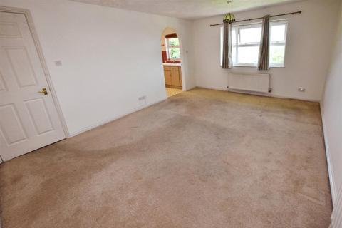 2 bedroom flat to rent, Rickard Close, Hendon