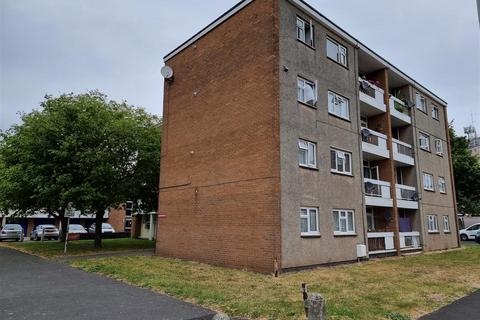 2 bedroom flat to rent, Halswell Close, Somerset TA6