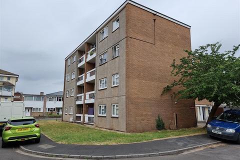 2 bedroom flat to rent, Halswell Close, Somerset TA6