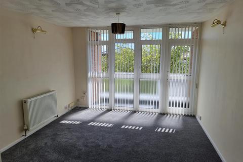 2 bedroom flat to rent, Halswell Close, Somerset TA6