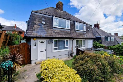 2 bedroom semi-detached house to rent, Winrose Grove, Leeds