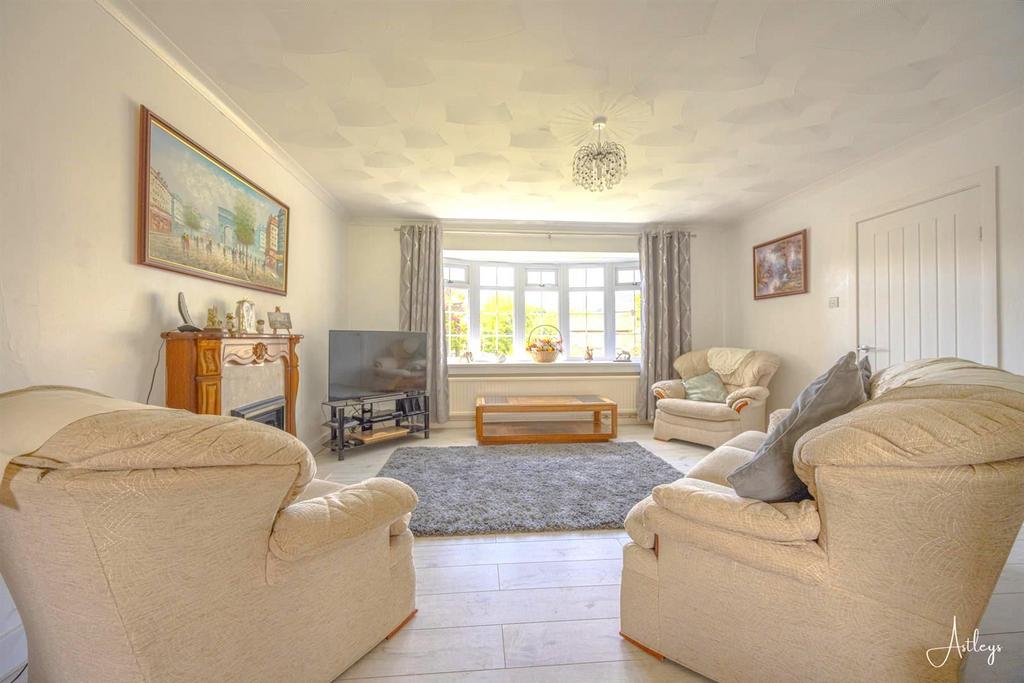 Main Road, Neath 4 bed detached house for sale £314,950