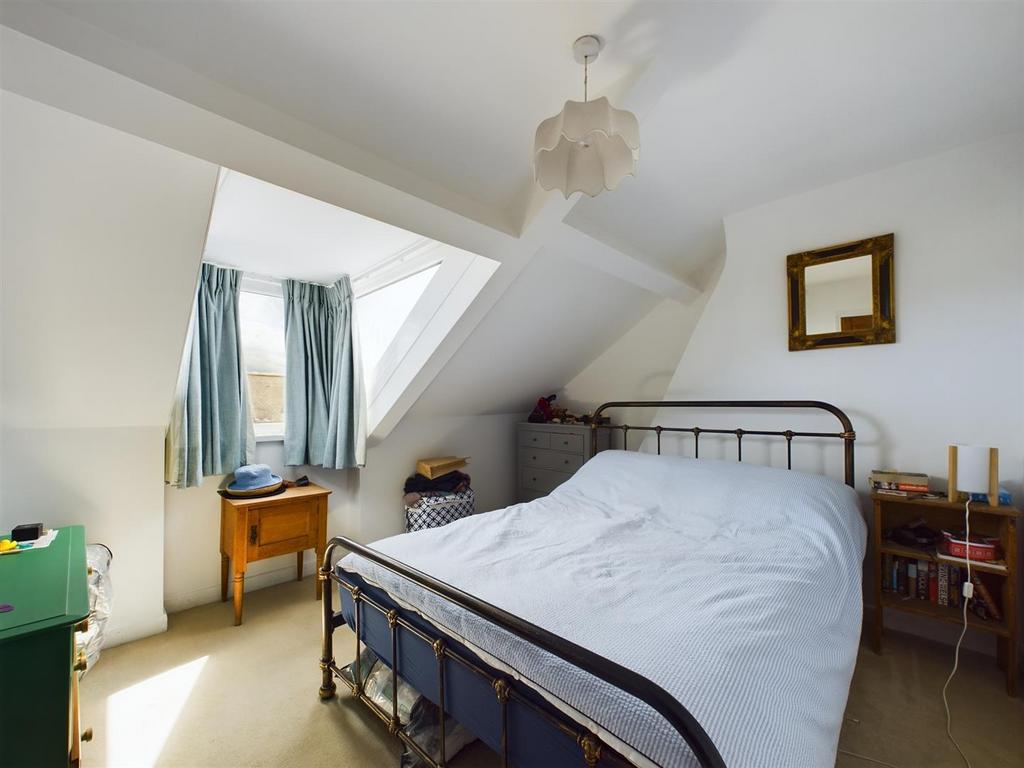 Bed 1.jpg