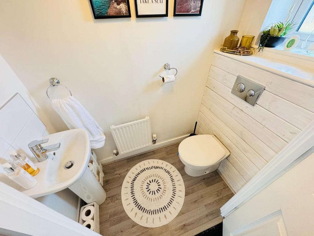Cloakroom/wc