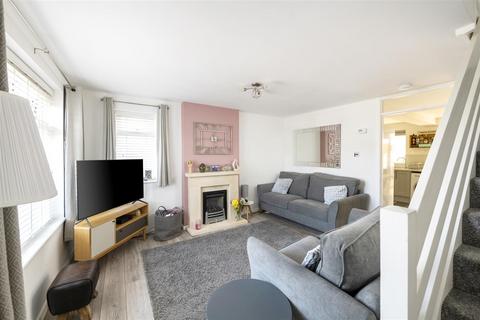 3 bedroom end of terrace house for sale, Avondale Close, Horley