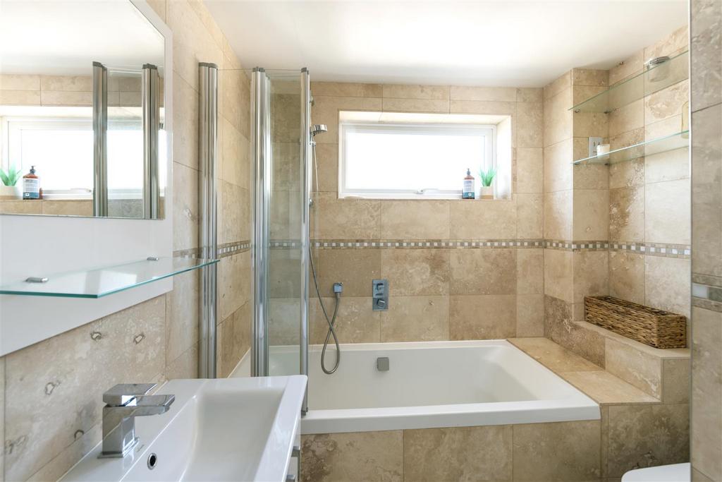 43 Avondale Close internals3 3.jpg