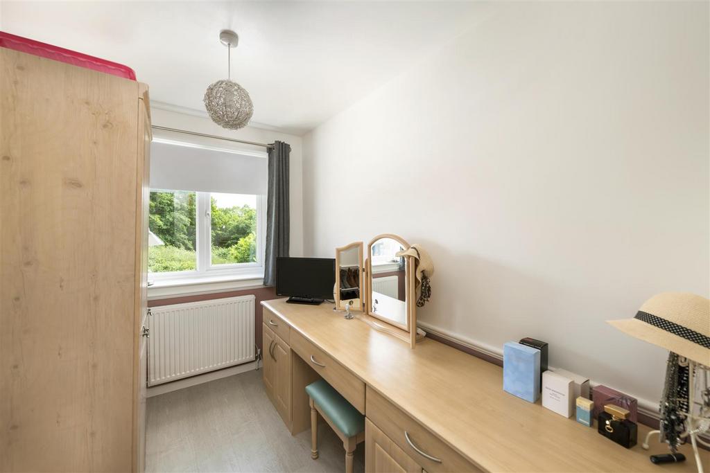 43 Avondale Close internals1 2.jpg