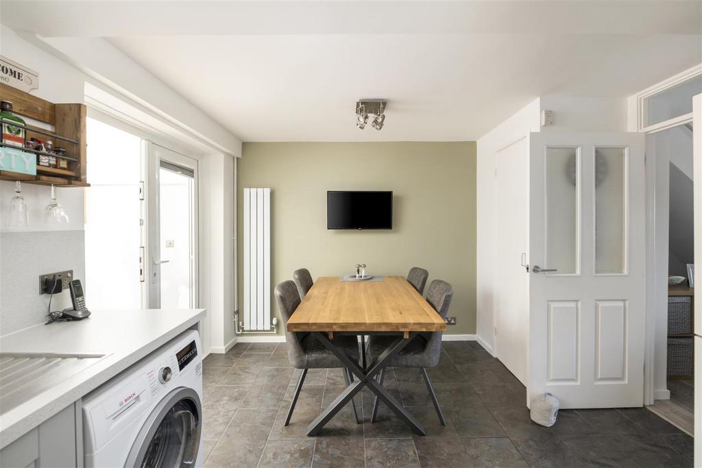 43 Avondale Close internals10 4.jpg