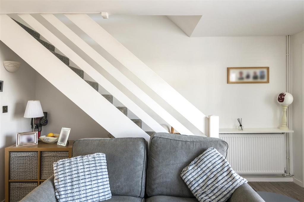 43 Avondale Close internals7.jpg