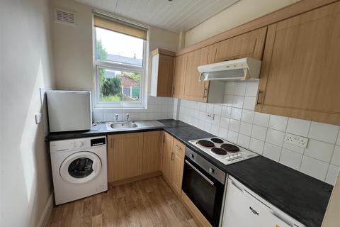 2 bedroom house to rent, Russell Street, Stockport SK2