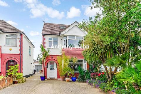 4 bedroom semi-detached house for sale, The Fairway, Palmers Green N13