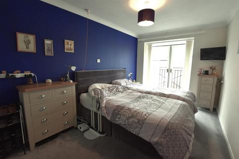 2 bedroom apartment to rent, Ashdown Court, Cromer
