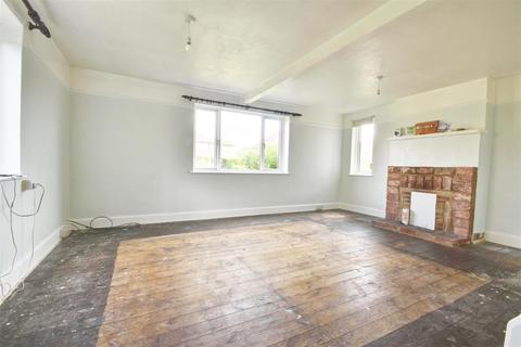 3 bedroom house for sale, Kings Avenue, Rye