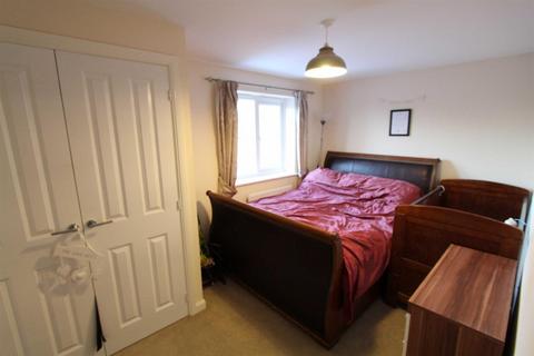 2 bedroom maisonette to rent, Leigh Road Sittingbourne Kent