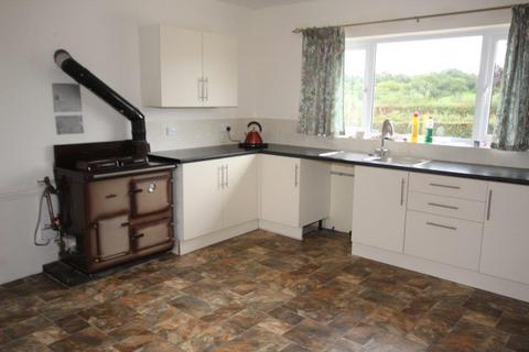 3 bedroom detached bungalow to rent, NR CREDITON