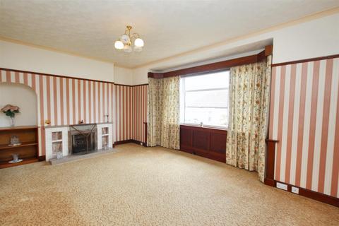 16 Waterloo Drive, Lanark, ML11 7QN